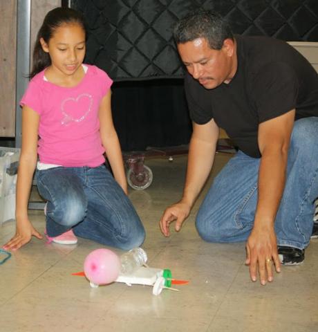 In Iridescent Family Science courses, families explore and discover science together.